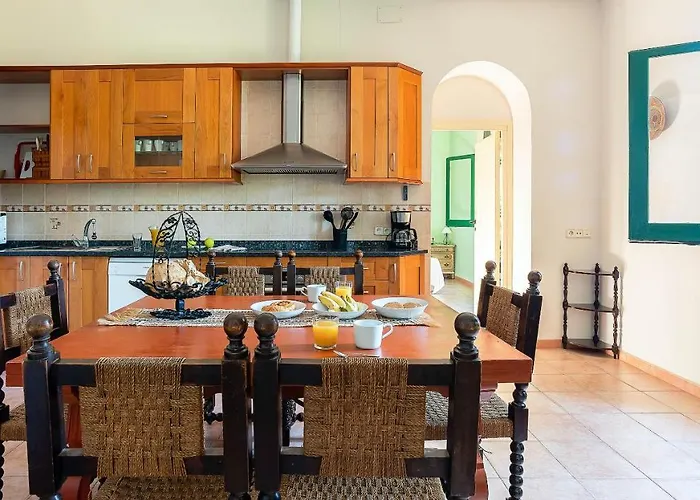 Casa Roura דירה